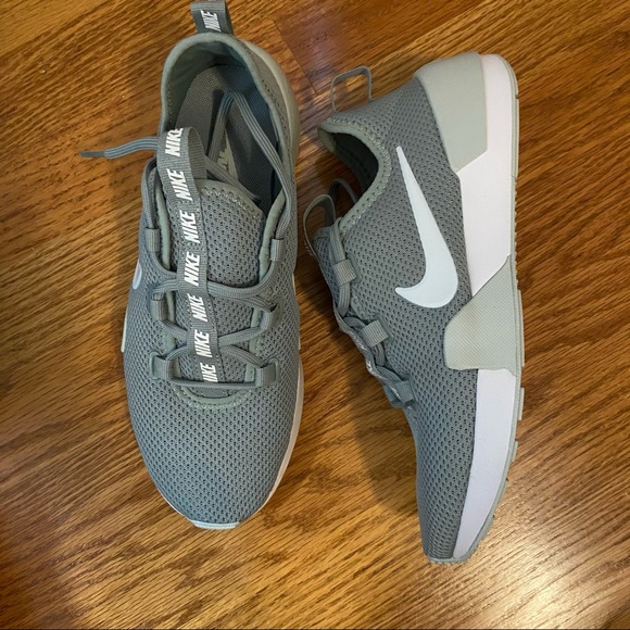 Shoes - Brand new Nike gym shoes